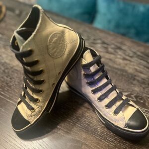 Converse Leather Tan Quilted Sneakers Wms7.5 kids 5